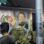 ছাত্র জনতা ভেঙ্গে ফেলছে জাতীয় পার্টির কেন্দ্রীয় অফিস