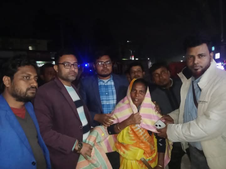 গাইবান্ধায় অসহায় মানুষের মাঝে গণঅধিকার পরিষদের শীতবস্ত্র বিতরণ