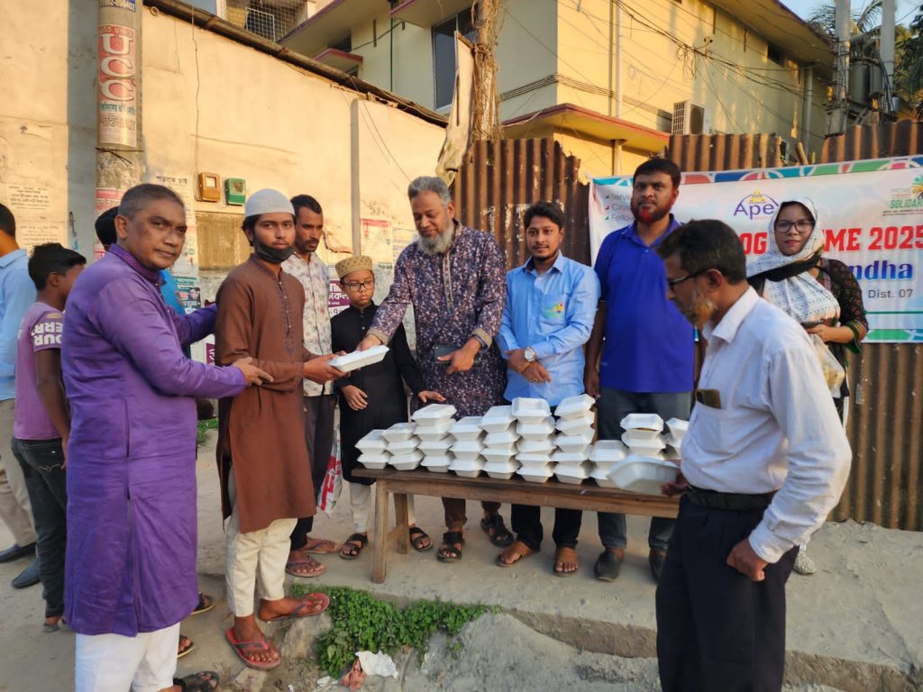 এপেক্স ক্লাব অব গাইবান্ধা’র প্রতিদিনের ইফতার বিতরণ: মানবতার অনন্য দৃষ্টান্ত