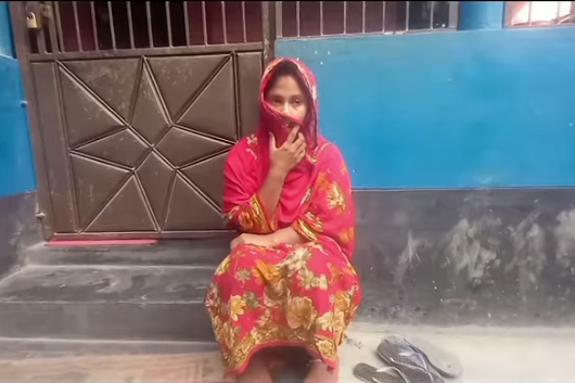 ফুলছড়ি উপজেলার কঞ্চিপাড়ায় বিয়ের দাবিতে রেখা নামের এক কলেজ পড়ুয়া ছাত্রীর অনশন