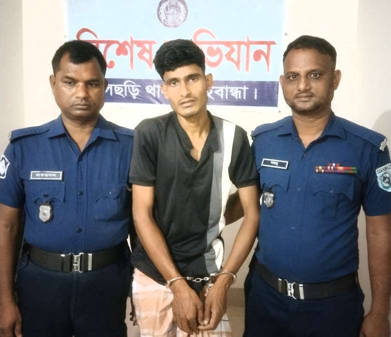 বালাসি ঘাটে নৌকায় তরুণীকে ধর্ষণ : প্রেমিক গ্রেফতার