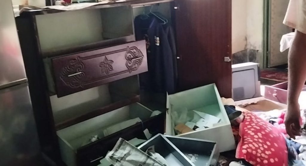 সাদুল্লাপুরে শিক্ষকের বাড়িতে দুর্ধর্ষ ডাকাতি