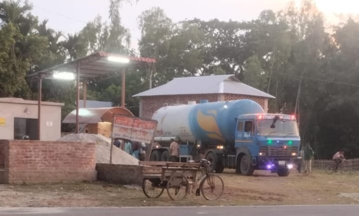 গাইবান্ধায় লাইসেন্স বিহীন অবৈধ এলপিজি অটো গ্যাস ফিলিং স্টেশন স্থাপন